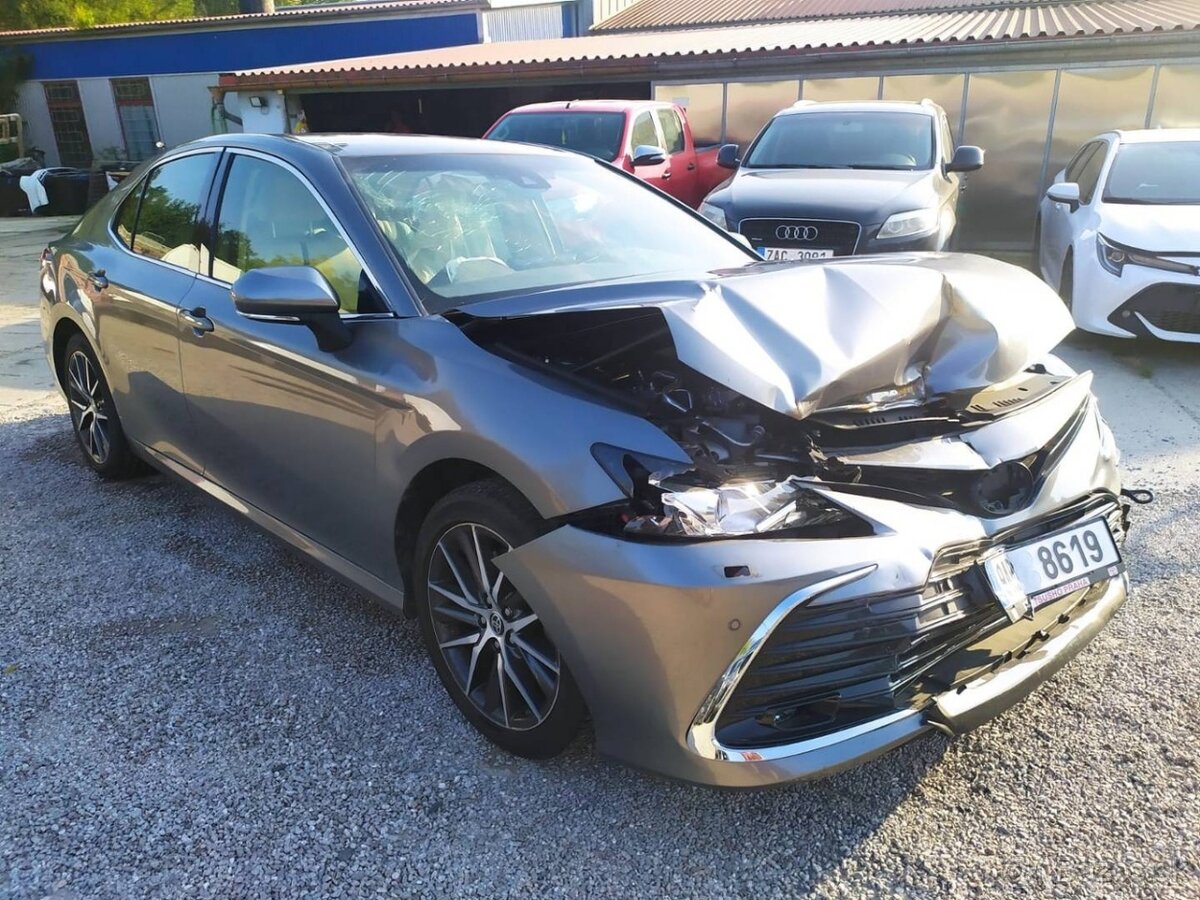 Toyota Camry Hybrid Luxury