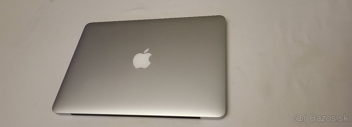 MacBook Pro 13 2015 i5 Cena 199€