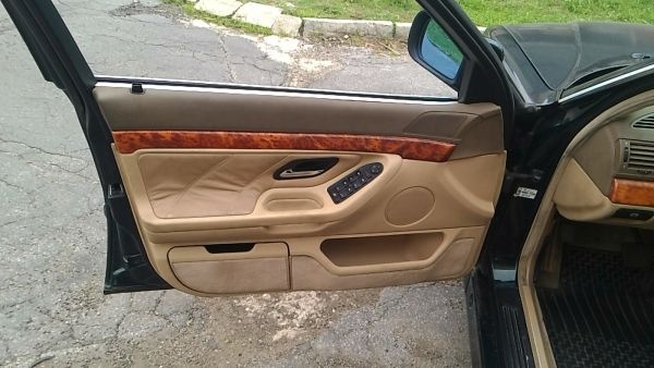 bmw e38	tapacire dveri,bleda koza neposkodene pekne