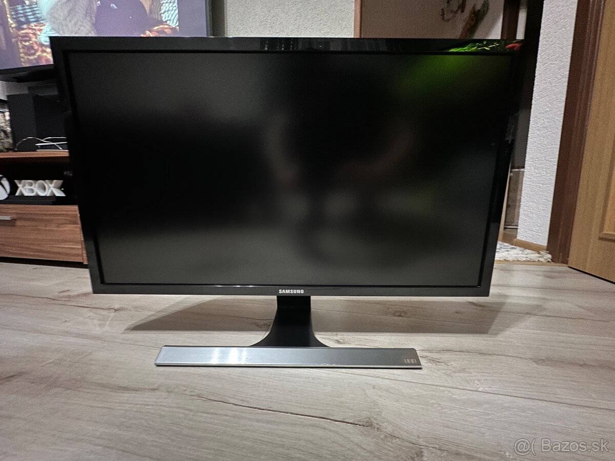 Samsung 4K 28”