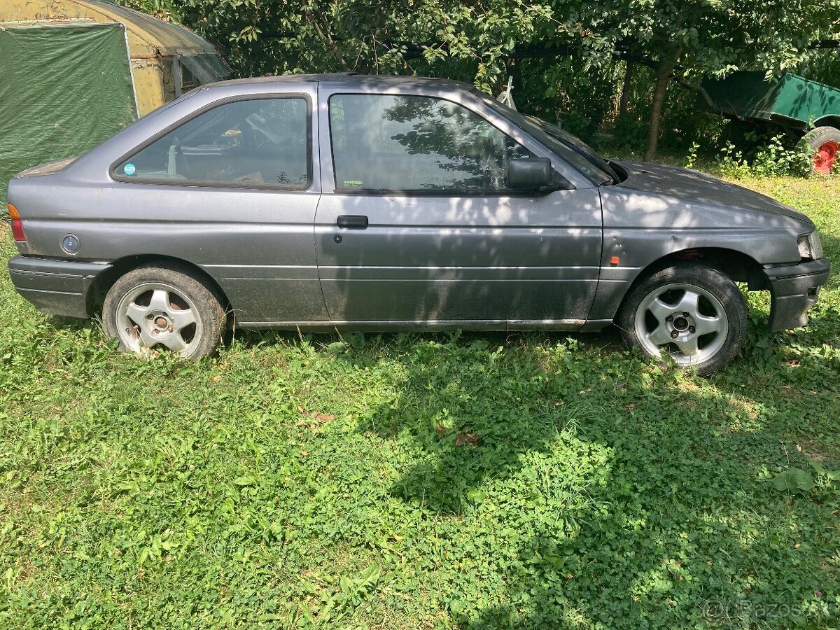 Ford escort rs2000