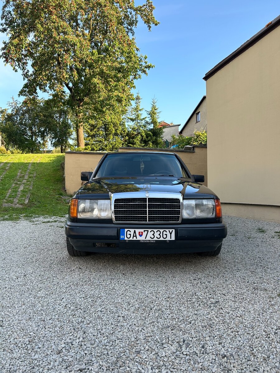 Mercedes Benz W124 200E