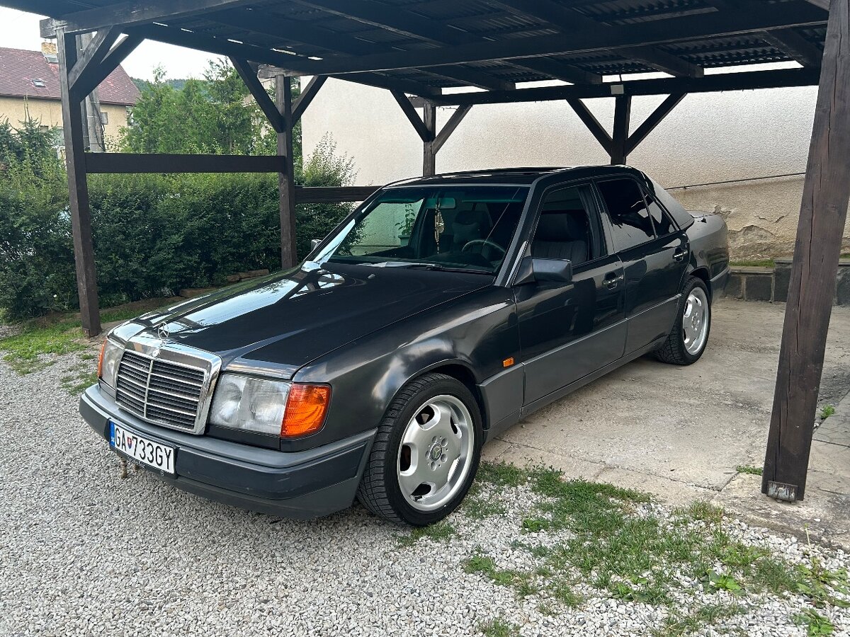 Mercedes Benz W124 200E