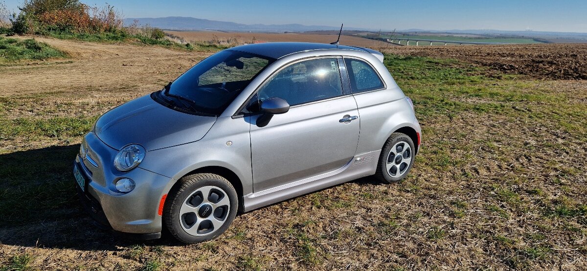 ELEKTRICKÁ FIAT 500e