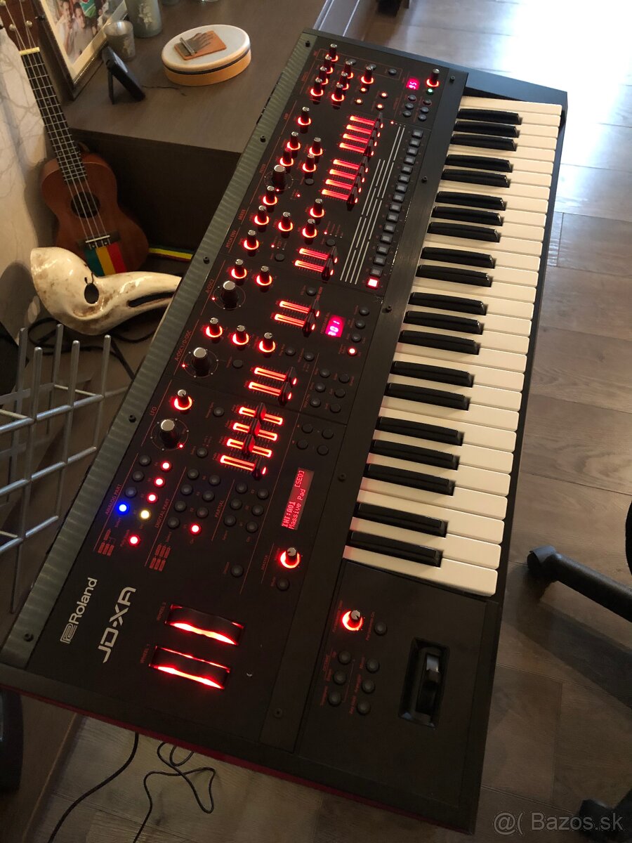 Predám: Roland JD-XA Analog/Digital Crossover Synthesizer