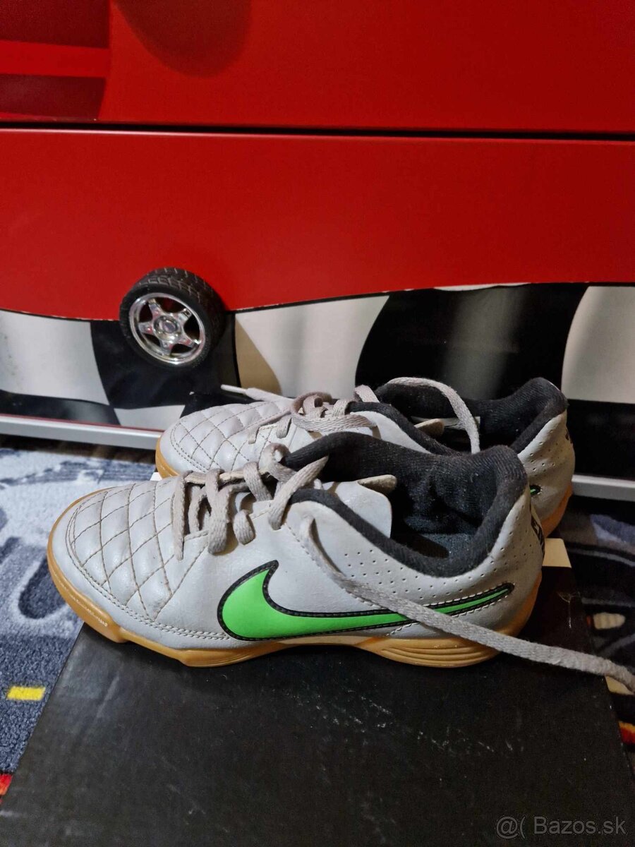 Halovky nike velksot 32