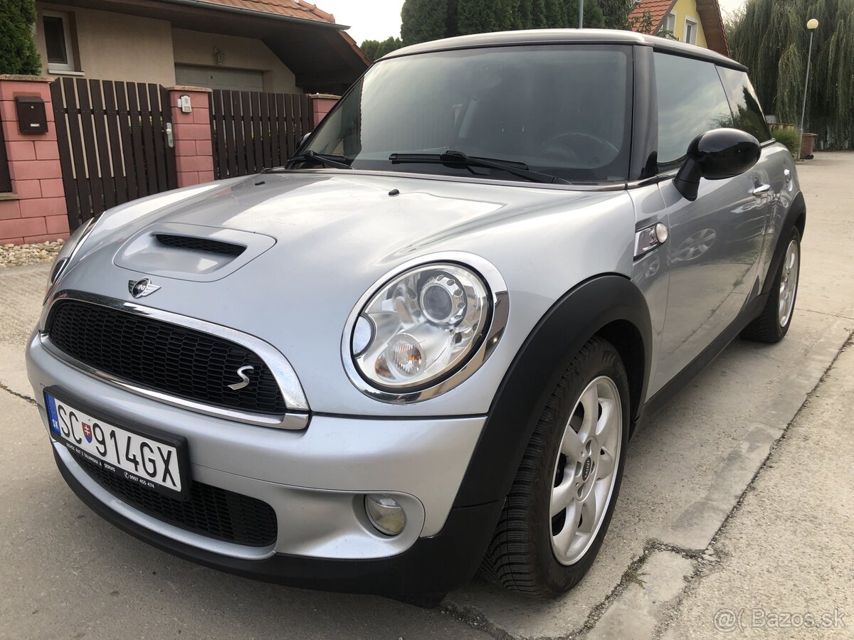 Minicooper S stylove a sportove vozenie a pekny interier