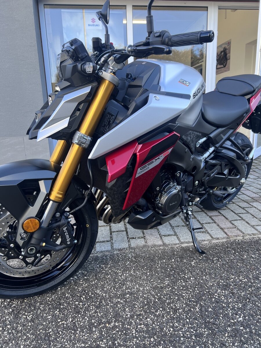 SUZUKI GSX-S1000