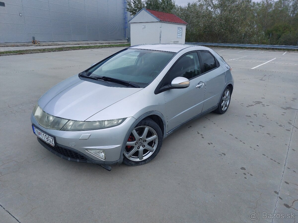 Predám Honda Civic 8g 1.8VTEC, 103kW