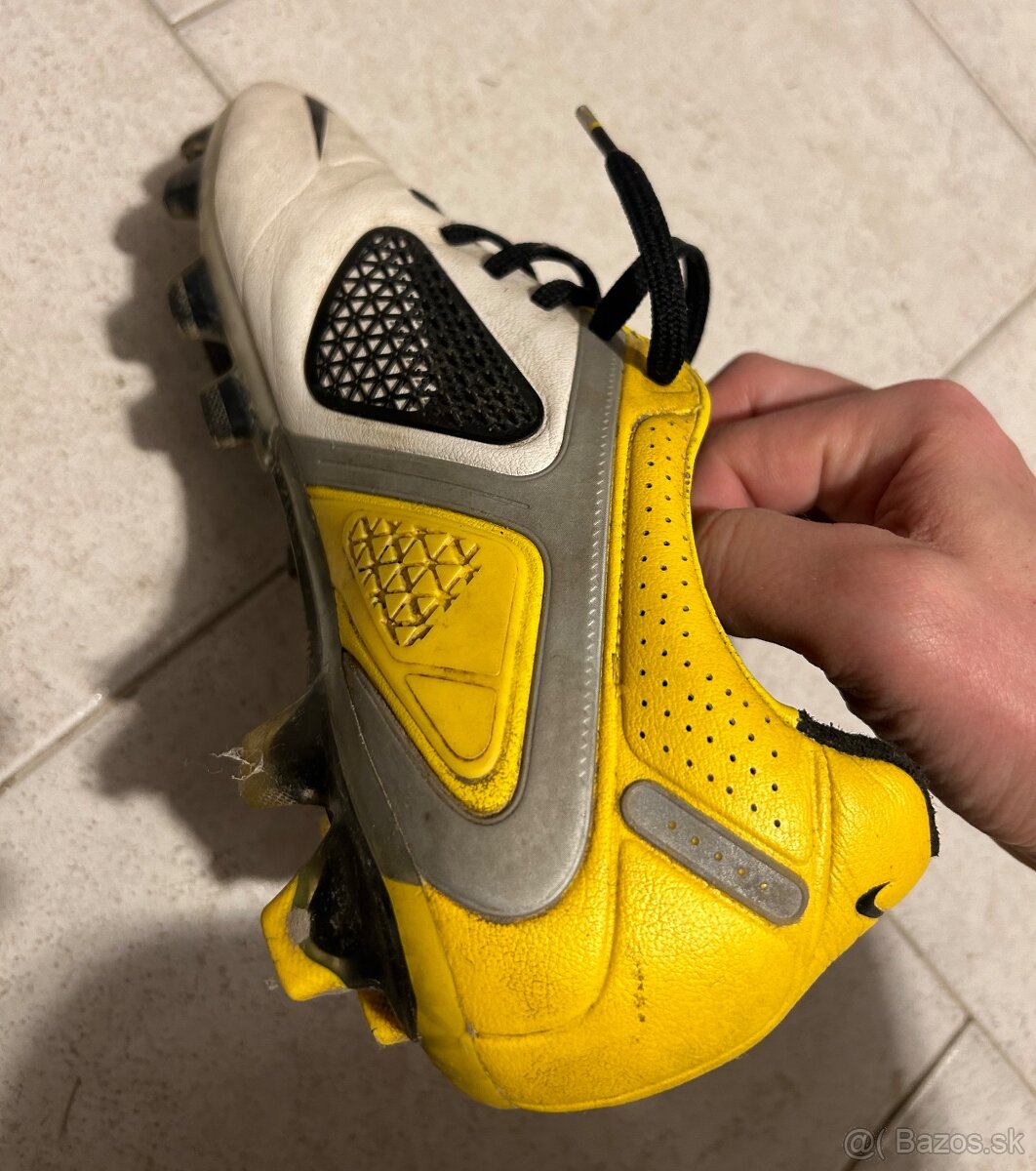 Kopačky Nike CTR360