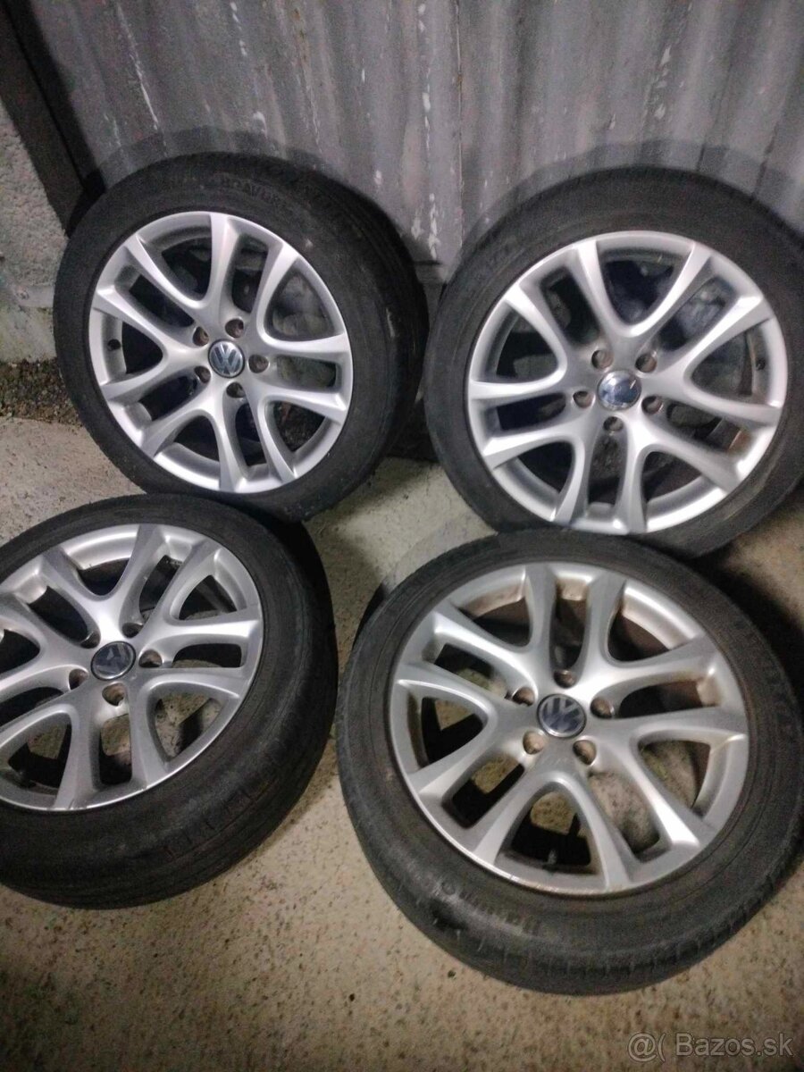 4ks alu disky orig. VW 5x112 R17 pneu 235/45 r17