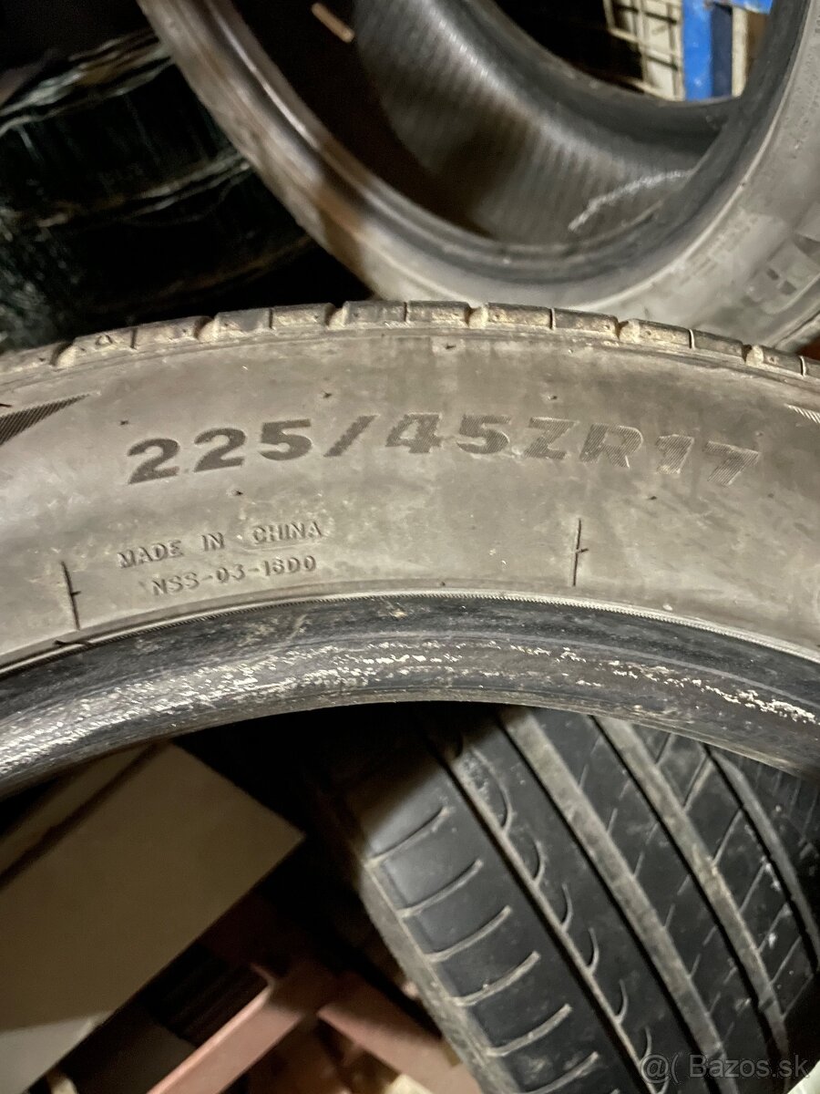 Predám pneu 225/45 r17