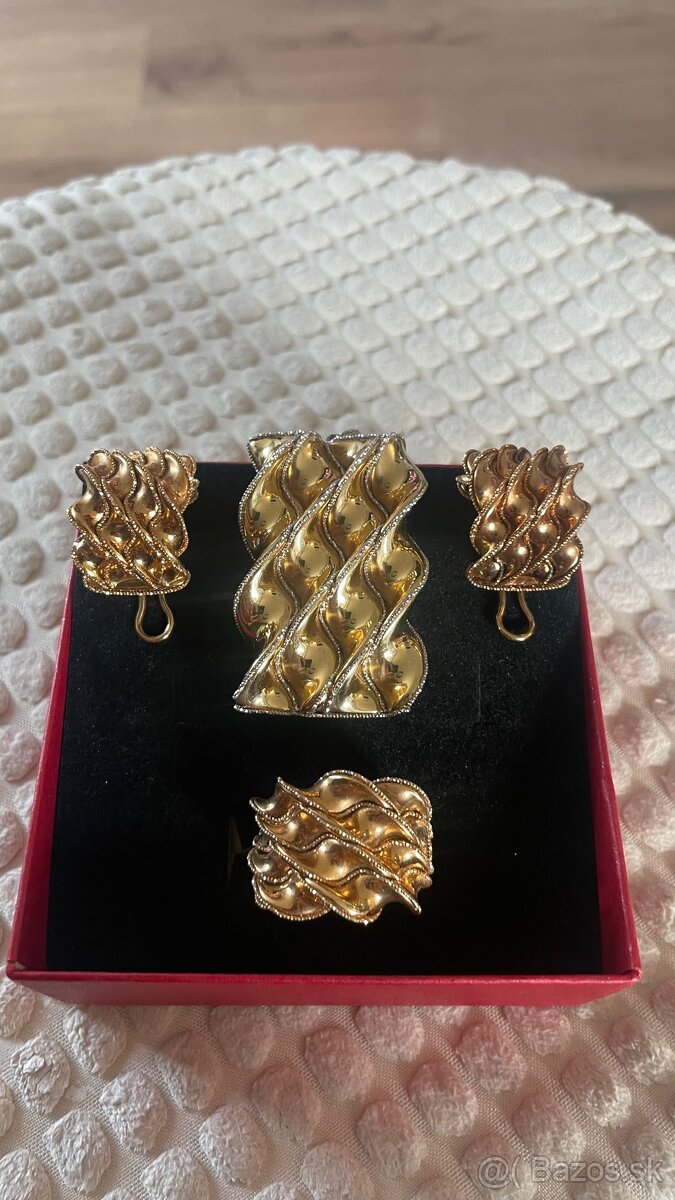 Zlaty set nausnice prsten a privesok 585