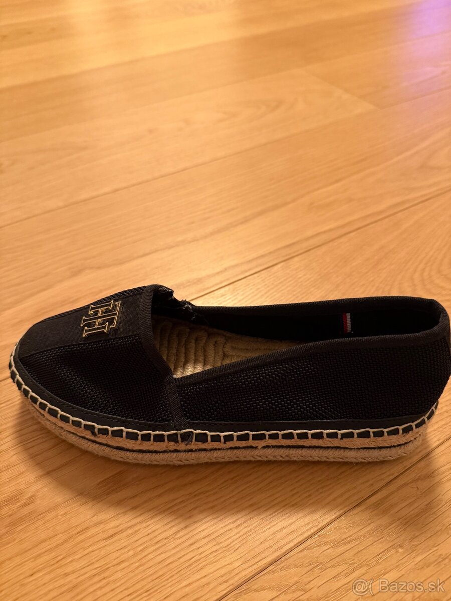 Nove cierne espadrilky velkost 38, zn Tomm Hilfiger