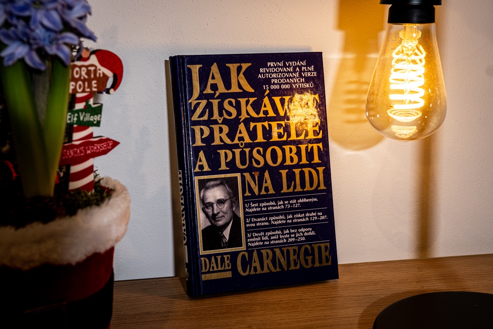 ✅ Dale Carnegie | Jak získávat přátele a působit na lidi