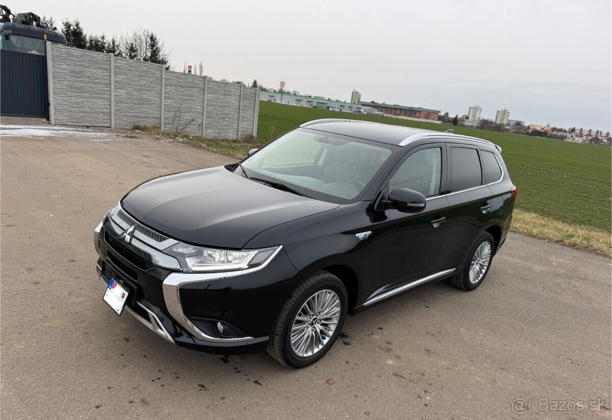 Mitsubishi Outlander 2.4 PHEH PLUG-IN HYBRID, 4WD