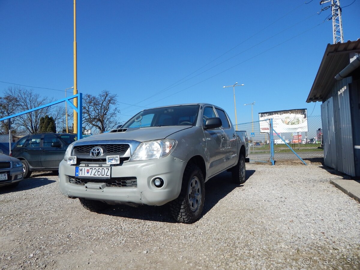 Toyota Hilux DC 2.5 I D-4D Terra