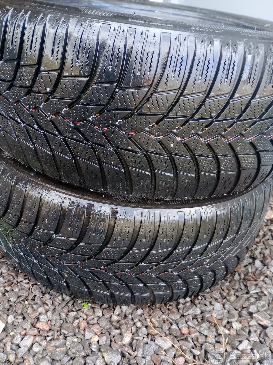 zimné pneumatiky 215/55r17- 2ks Michelin.