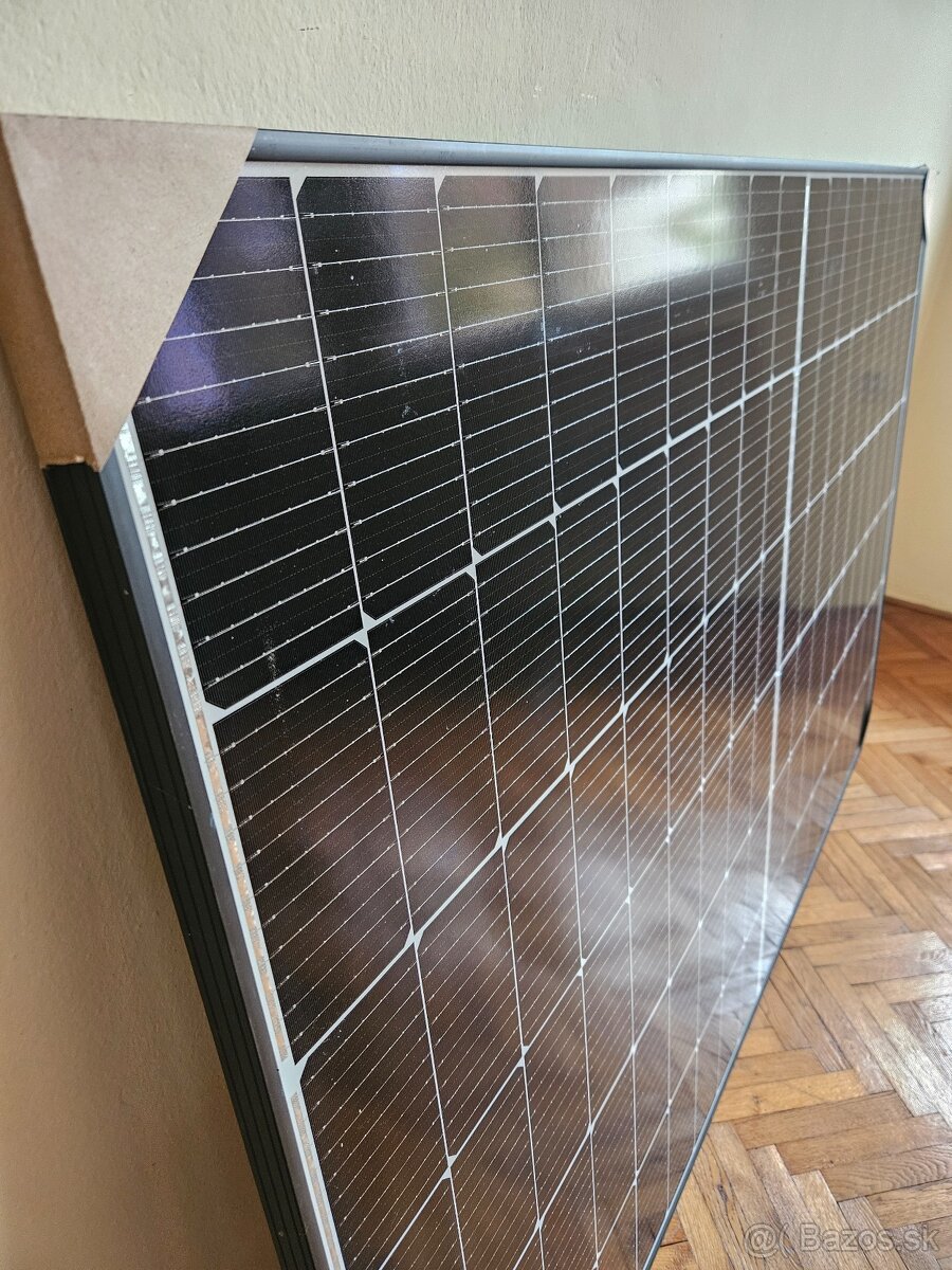 FV - DAH Solar DHM-54X10(BW)-410W