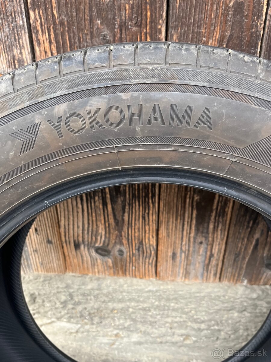 Yokohama Bluearth xt ae61 235/60R18