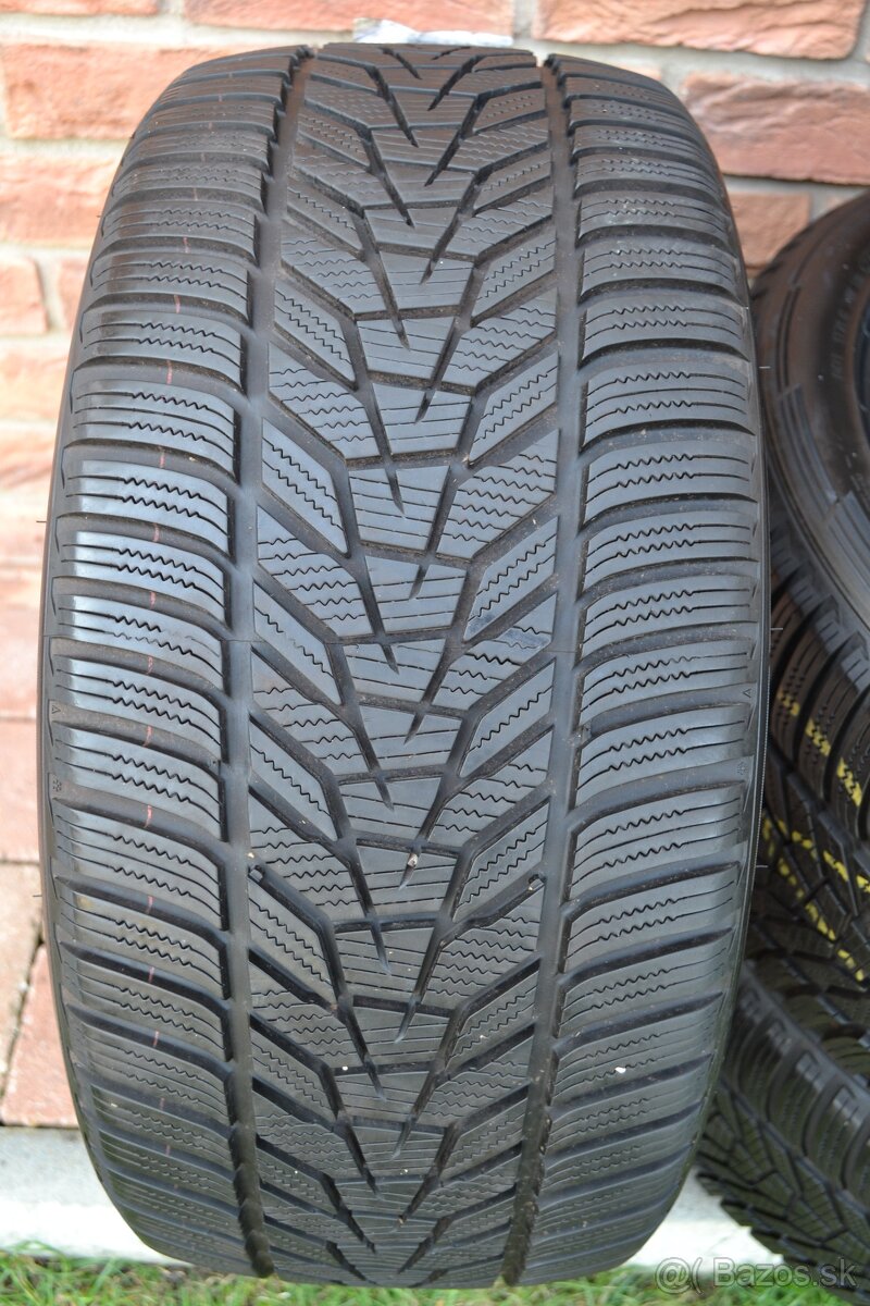 255/40 R18 Zimne pneumatiky Hankook 2ks