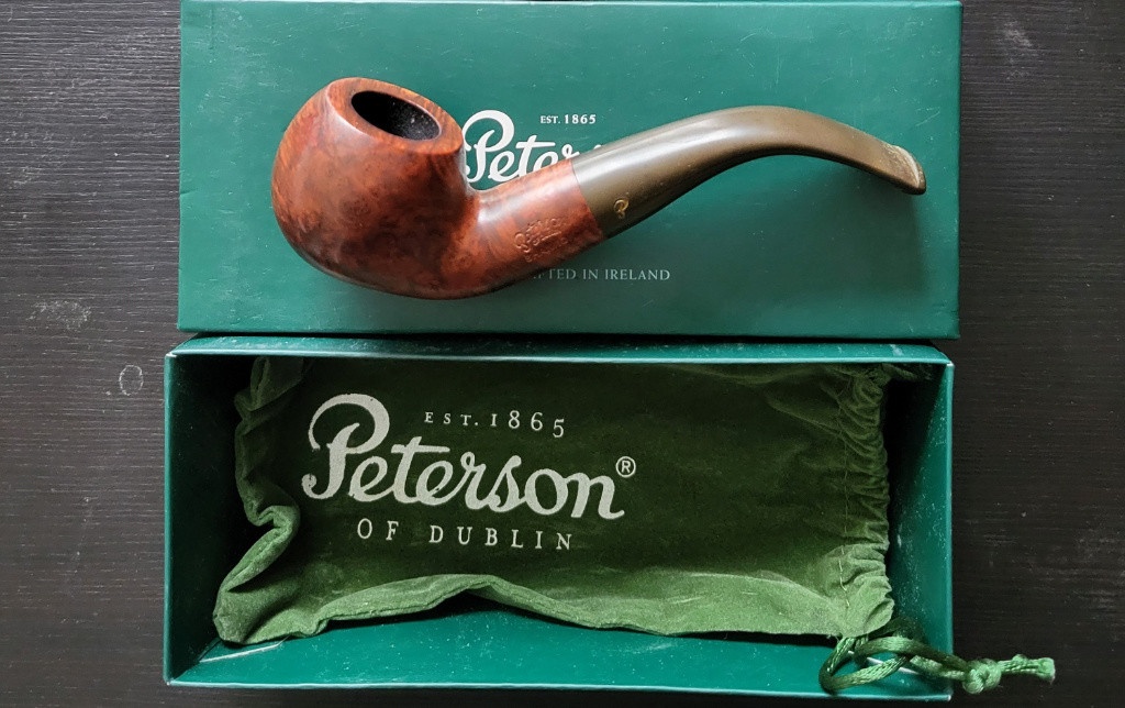 Peterson Aran Smooth (03) Fishtail fajka