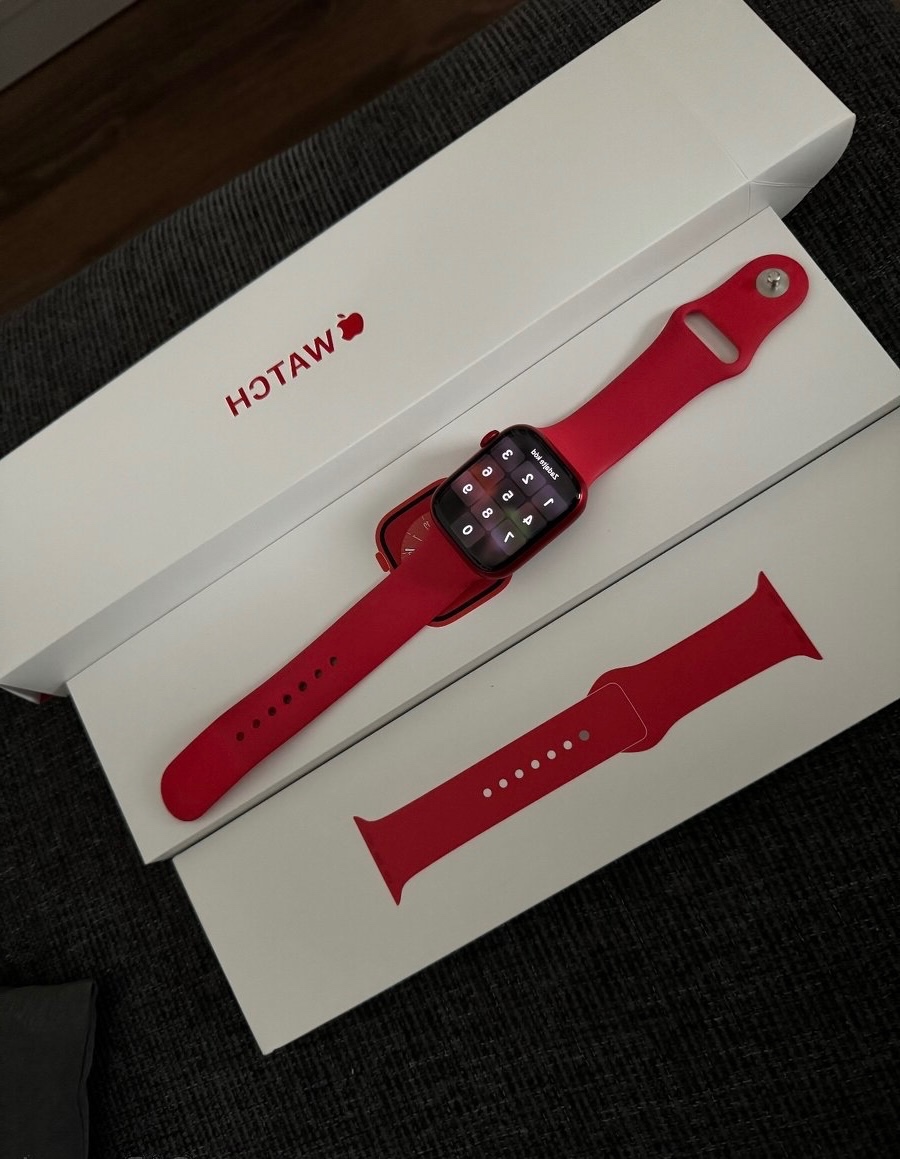 Watch 8 45 mm red