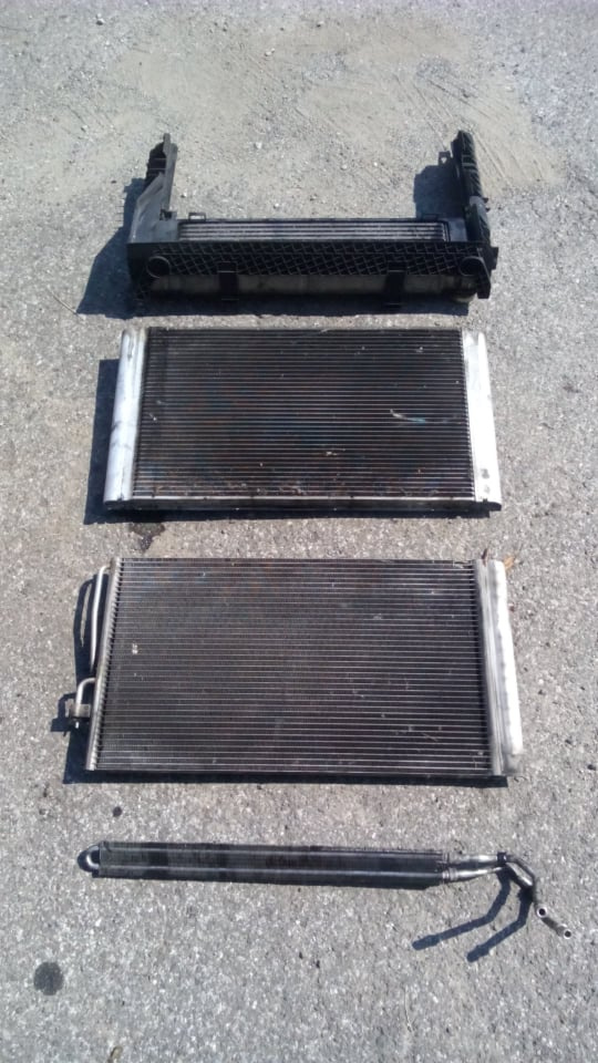 BMW E60 E61 chladič vody, klimi, intercooler