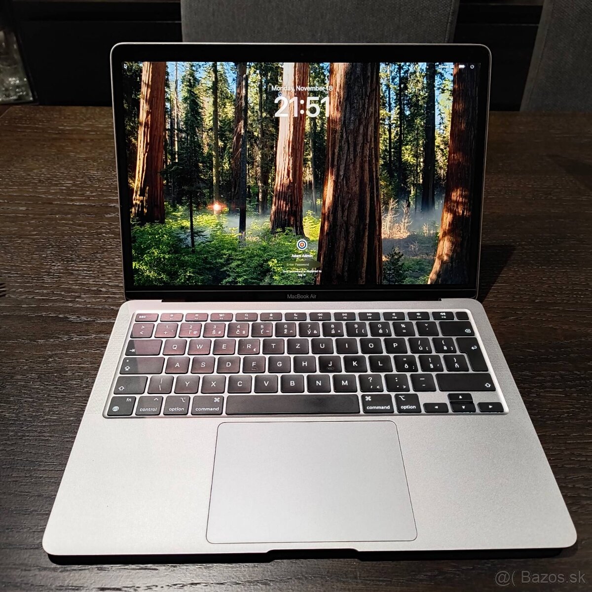 Predam MacBook Air M1 16GB/256GB +taska