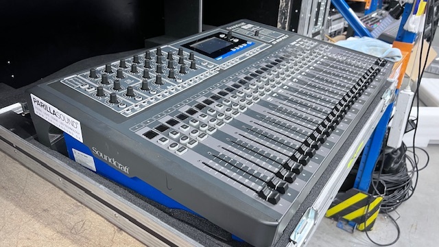 Predám Soundcraft Impact + cases digitálna mixážna konzola