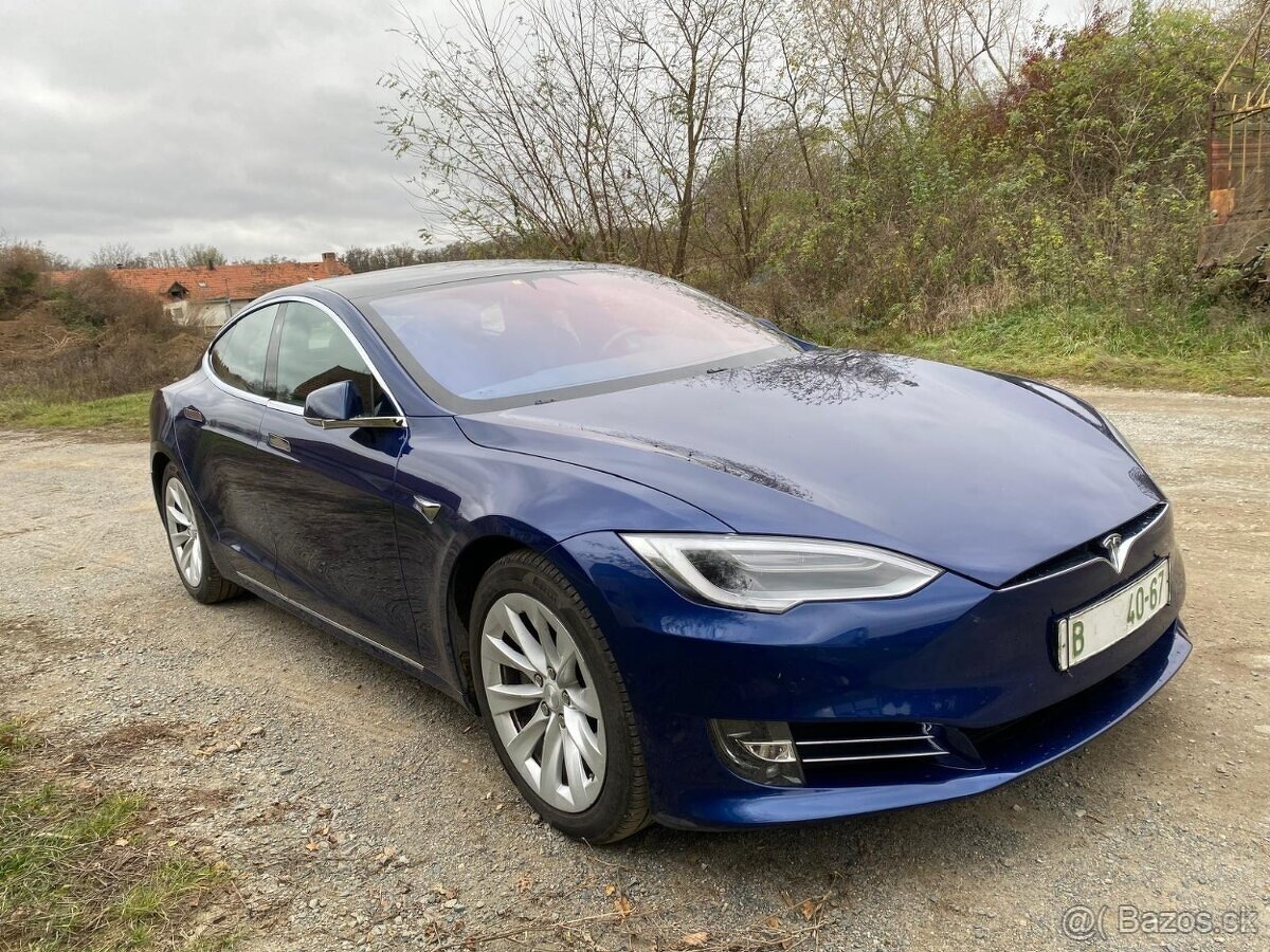 Tesla S90D, autopilot, 4x4,měchy,záruka