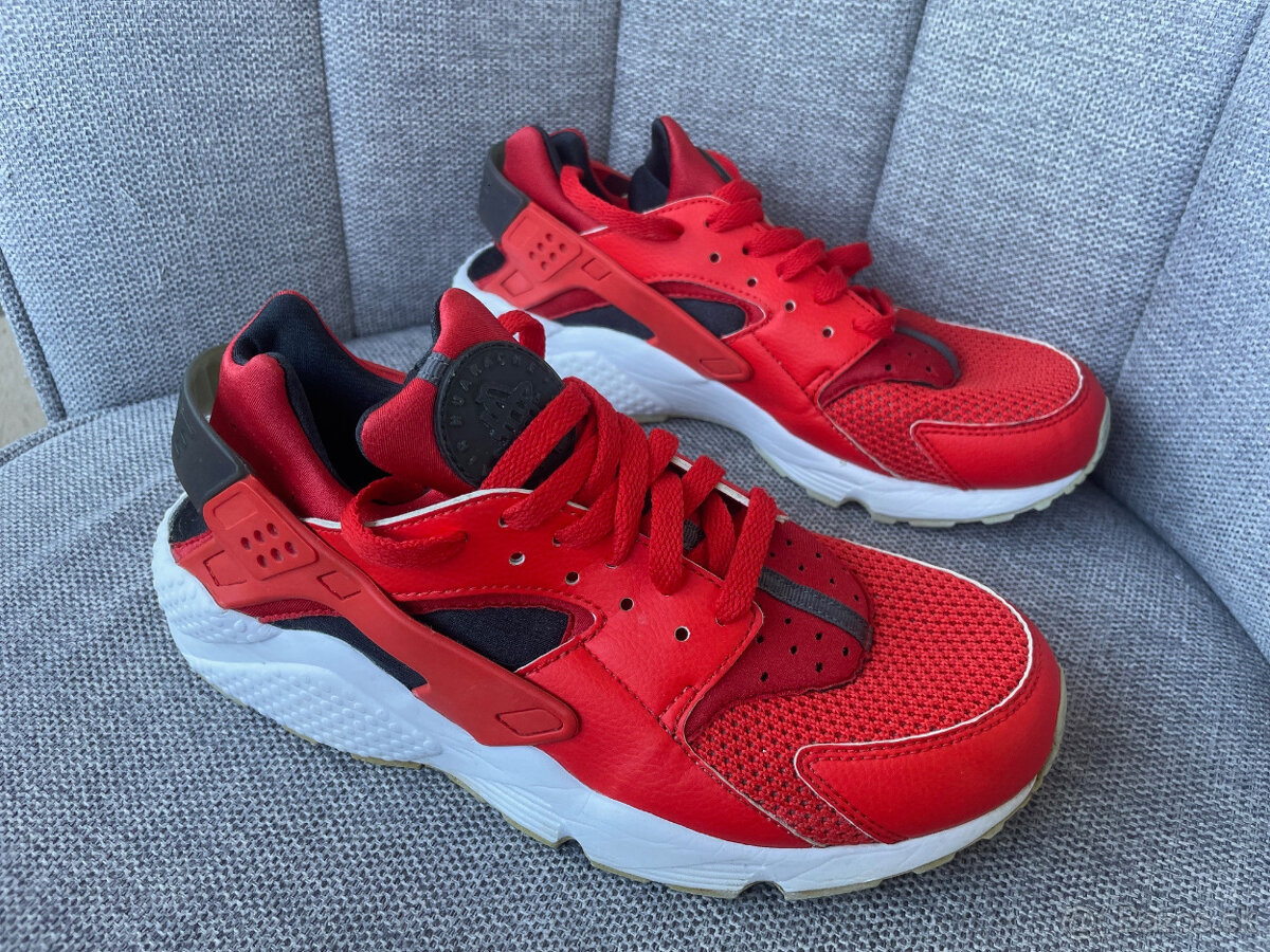 NIKE HUARACHE VEĽKOSŤ 42,5 (REÁLNE 42)