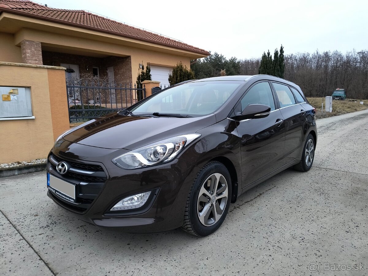 Hyundai i30 CW, 1.6 benzín, Nové kúpené na Slovensku