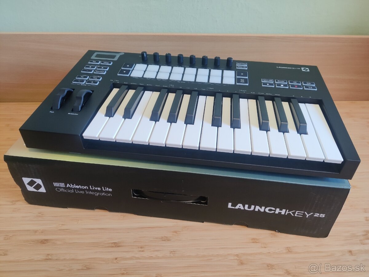 Novation Launchkey 25 MK3