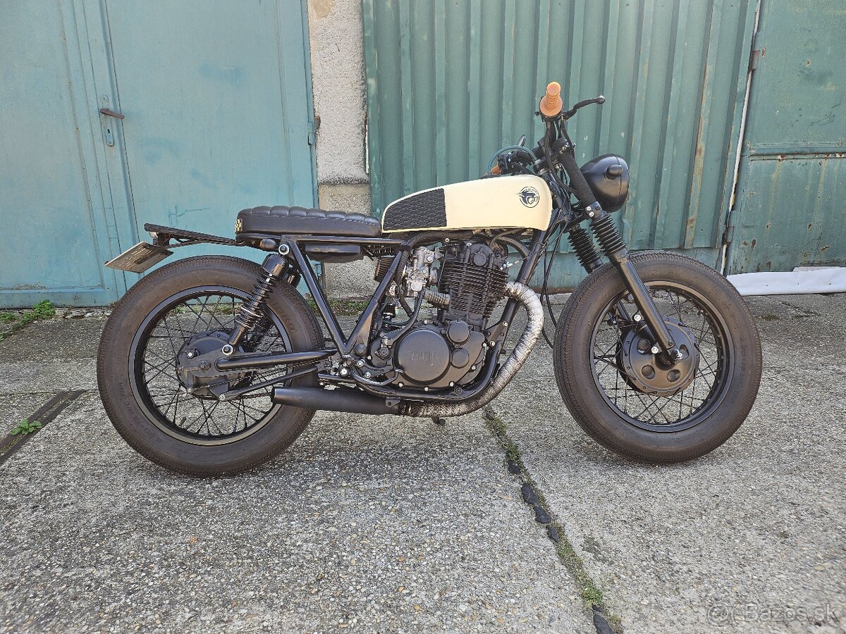 Yamaha SR 400 Cafe Racer