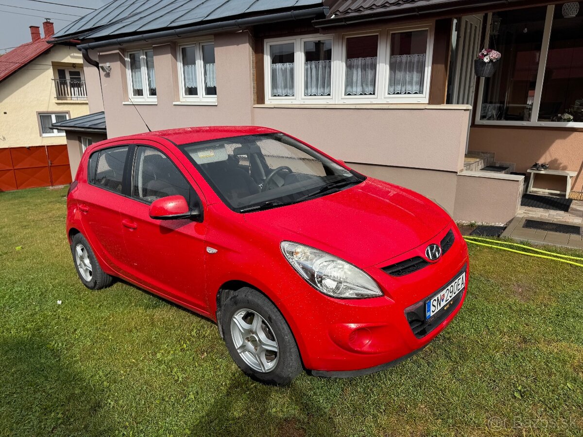 Hyundai 1,25 57 kW 2010, 127000 km