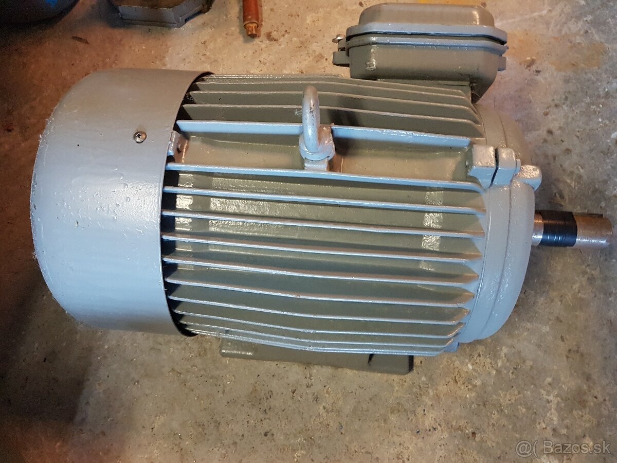 Predám pätkový el.motor 11kW 1400ot hriadeľ 38mm