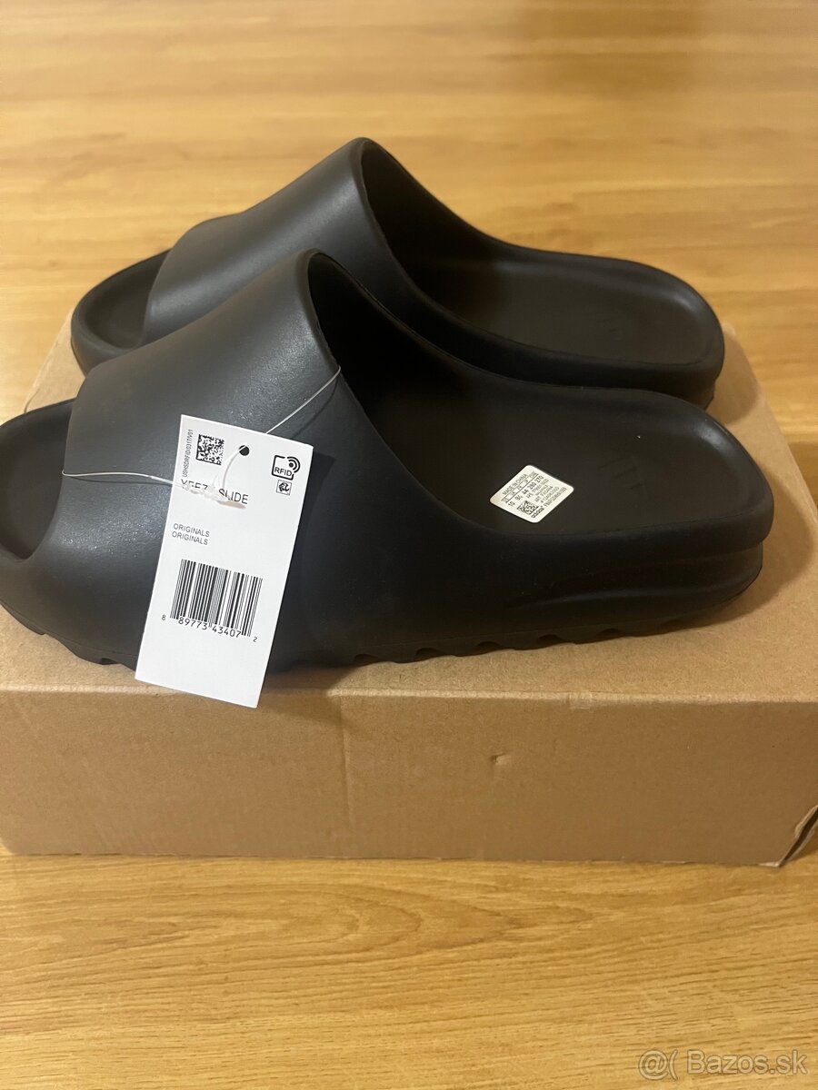 Yeezy slide Onyx 44