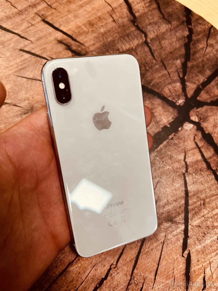 iPhone X 64 Sillver patria 100% originál top stav