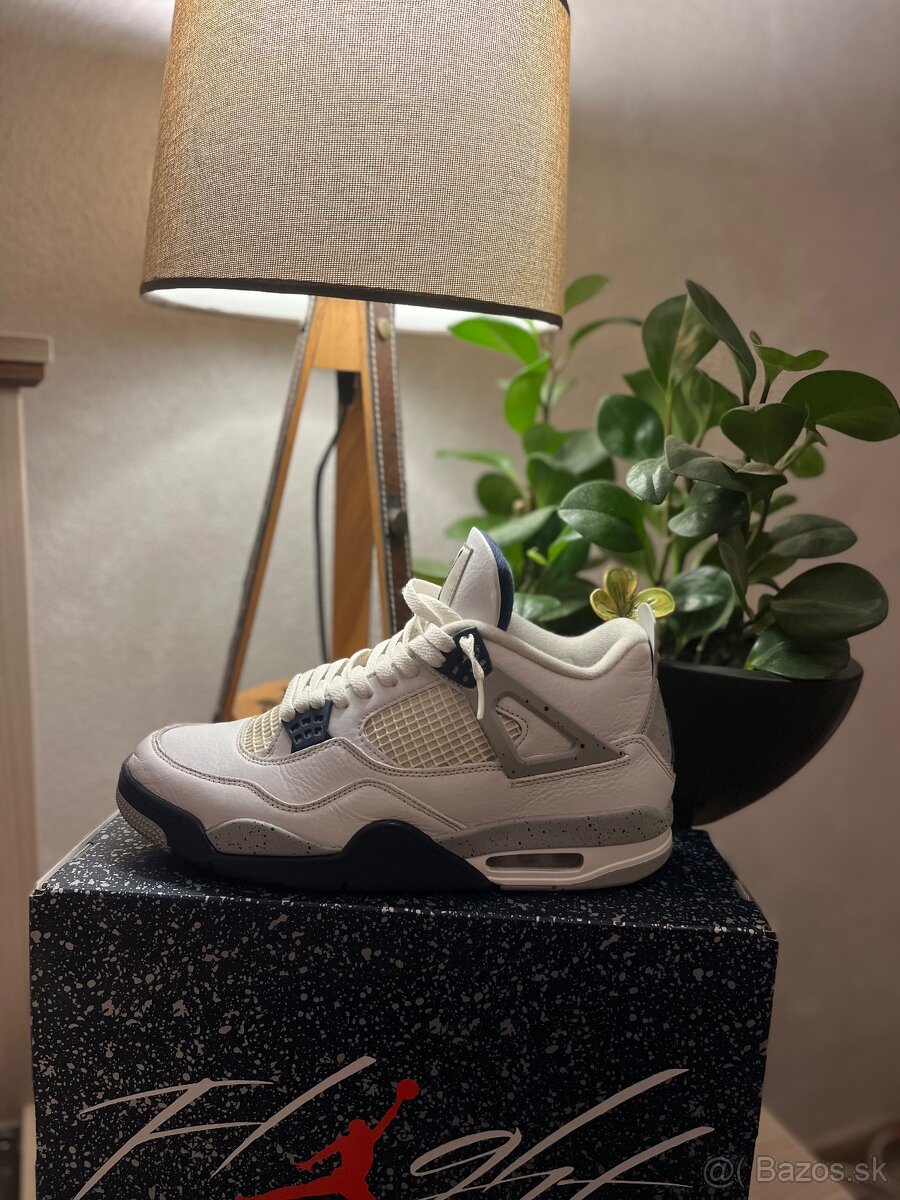 Jordan 4 Midnight Navy