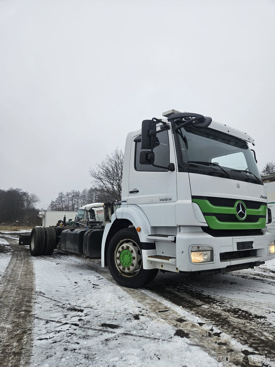 Mercedes-Benz AXOR 1829, podvozok bez nadstavby