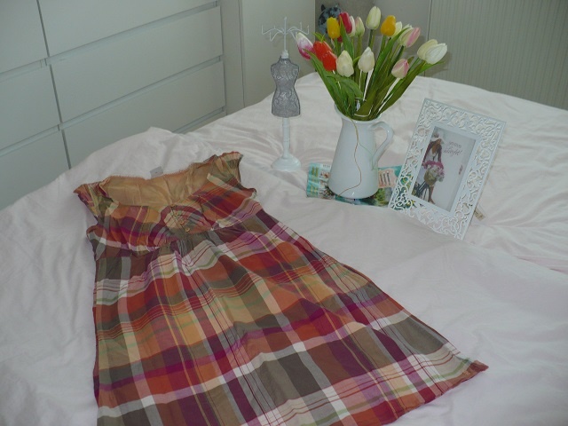 letné šaty č M  2ks +pelerina a podprsenka  grátis