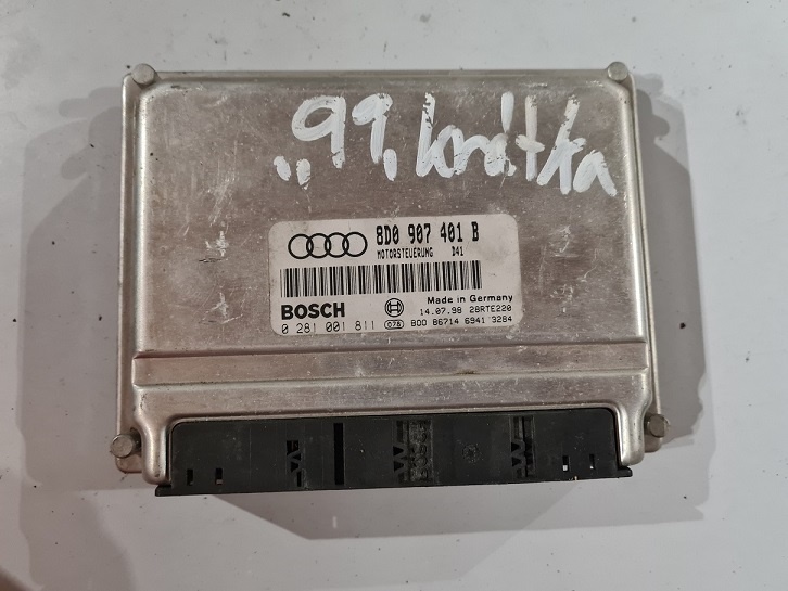 Riadiaca jednotka motora Audi A6 2.5 Tdi 8D0907401B