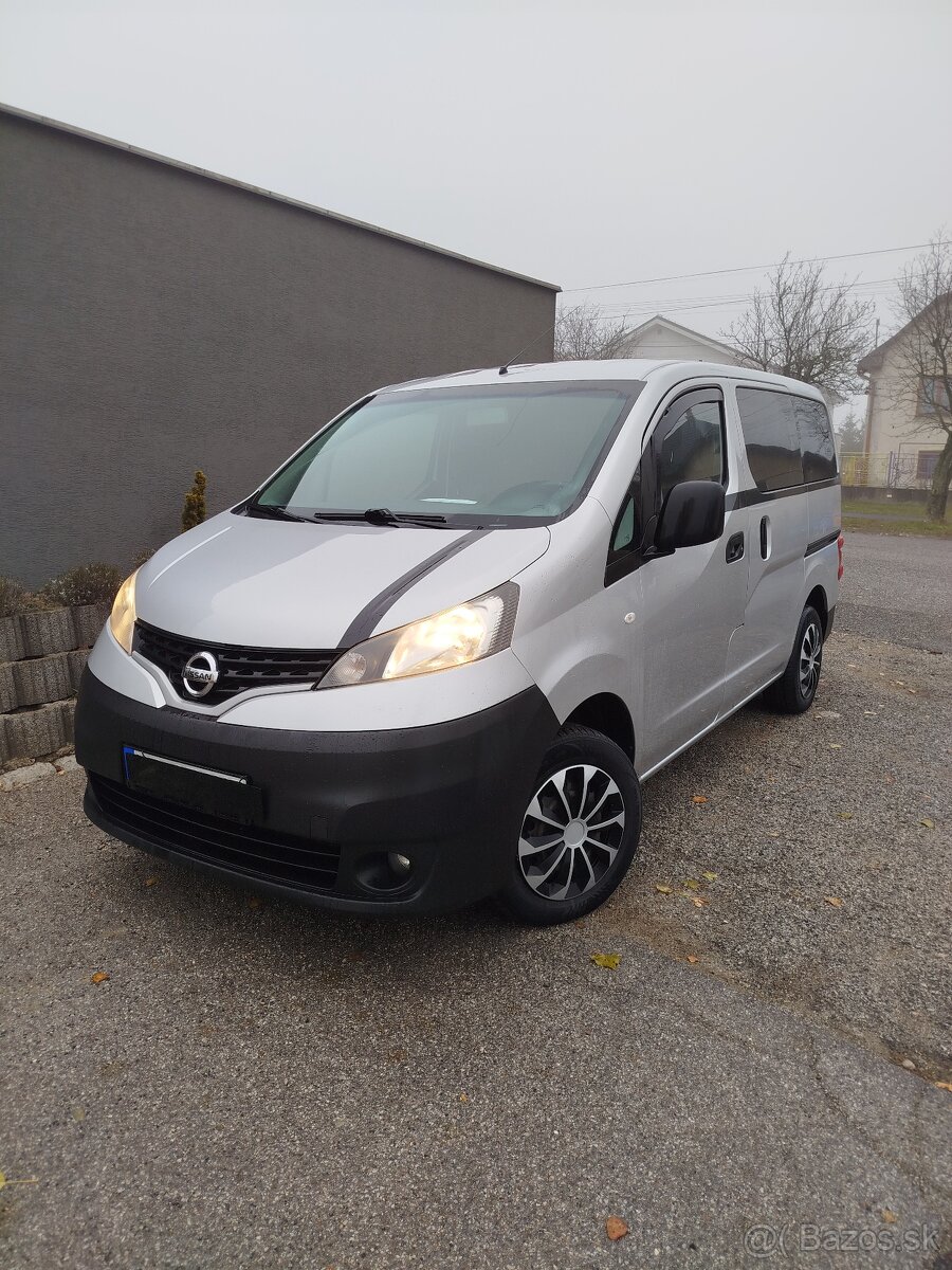 Nissan NV 200