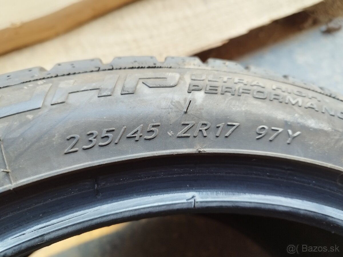 Letne pneumatiky 235/45 R17