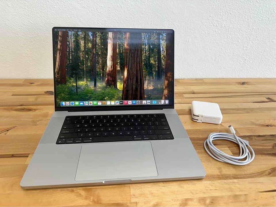 Apple MacBook Pro 16” M2 Max / 96GB / 8TB