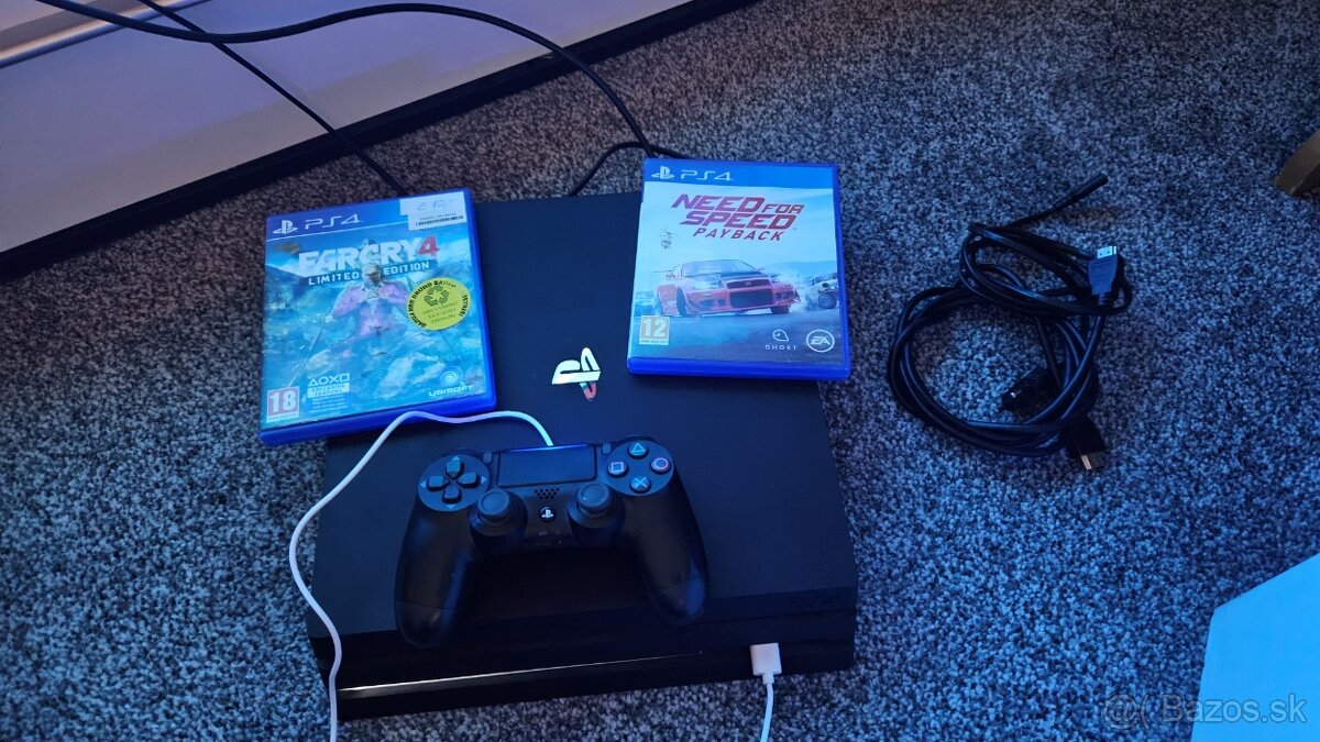 Sony Playstation 4 Pro 1TB + hry