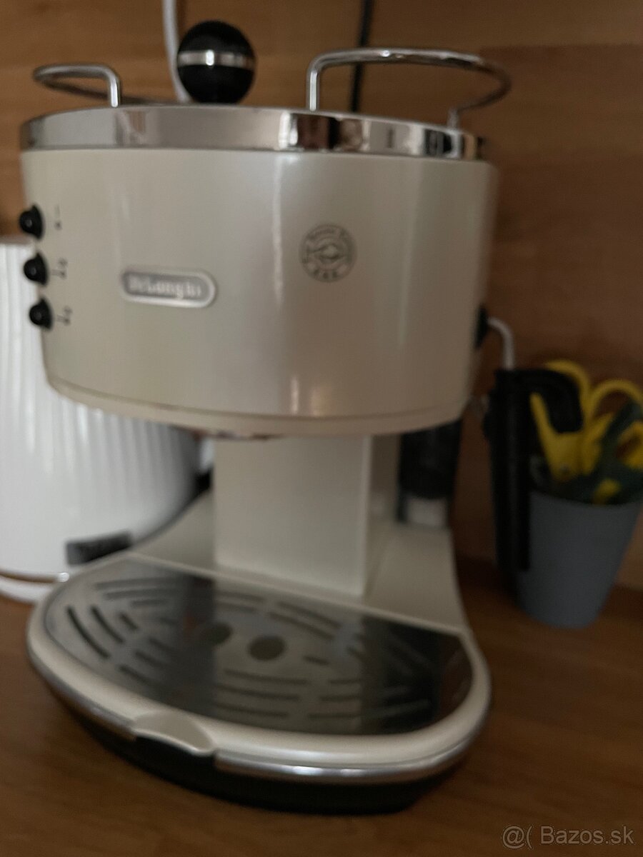 Kávovar delonghi