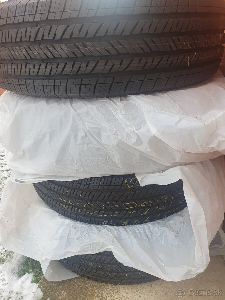 Predam celorocne gumy 255/70R18