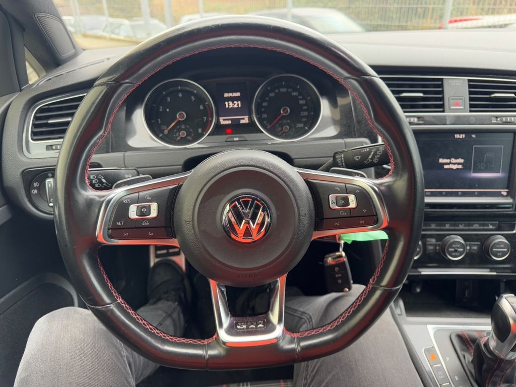 Volkswagen Golf VII GTI Performance